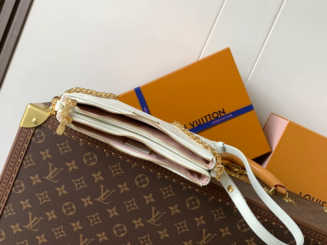 Louis Vuitton Pochette Liv in White