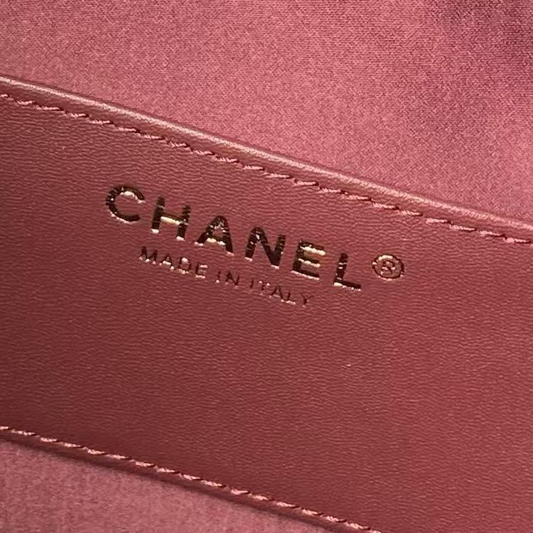 Chanel 25 Small Hobo in Burgundy Calfskin