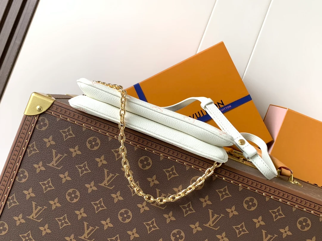 Louis Vuitton Pochette Liv in White