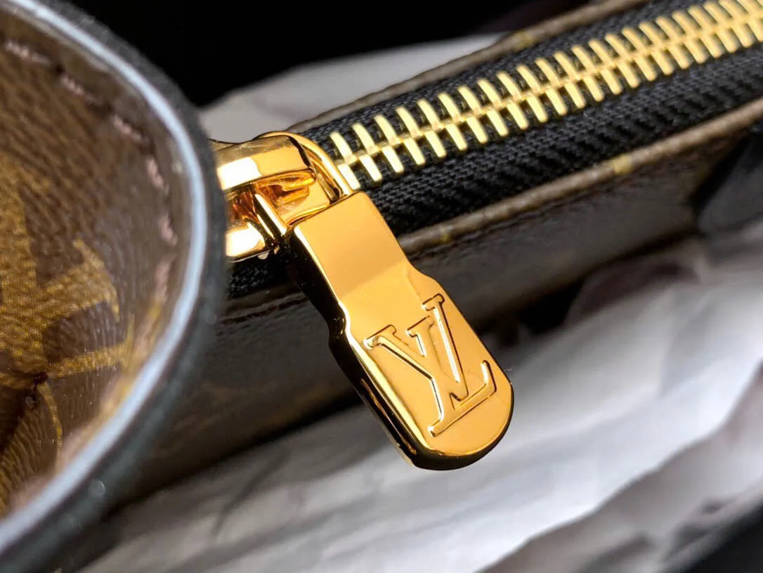 Louis Vuitton Nova PM M13140 hardware