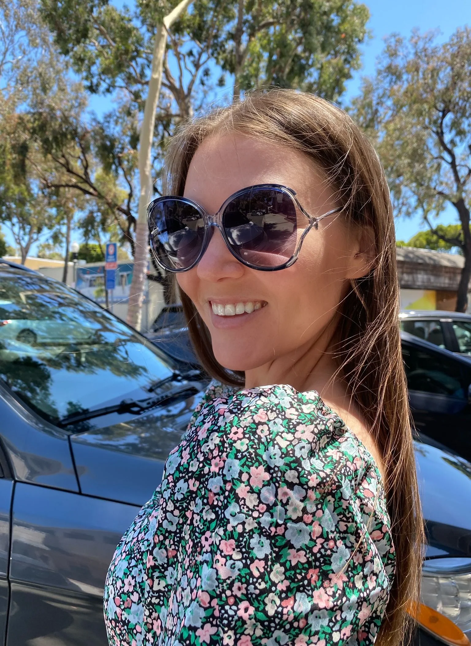 Leah S Blue Bee Motif Sunglasses (LE192005 BL-B)