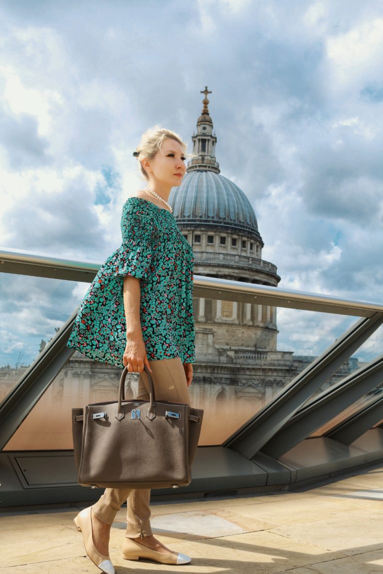 Taupe Birkin 35 with St Pauls background