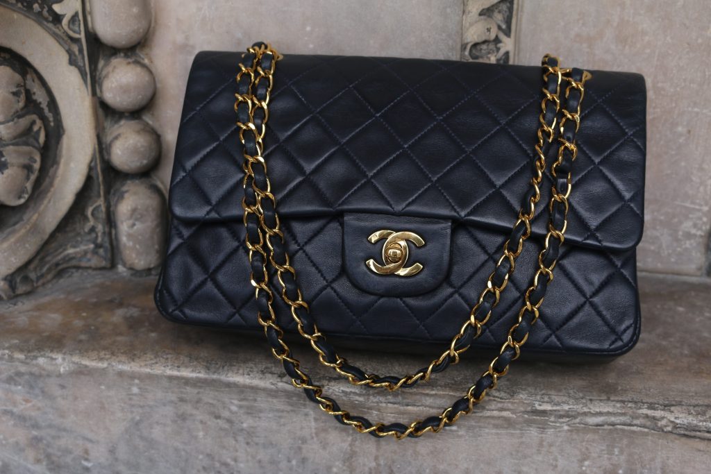 Image showing the bag with the chain draped over the front
