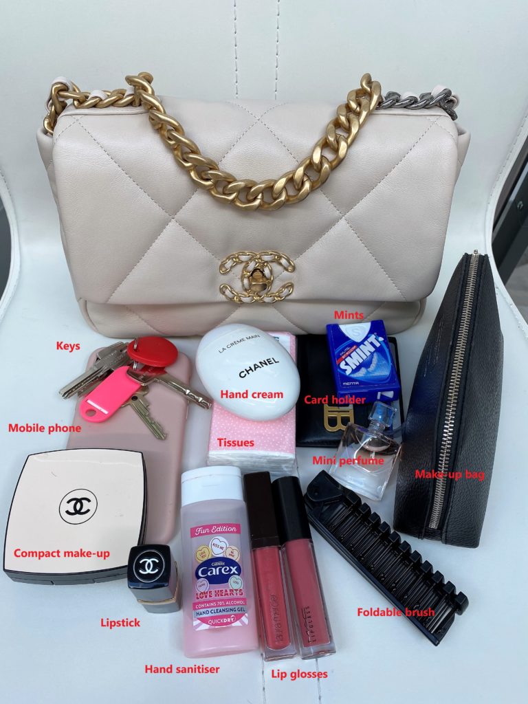 Chanel 19 bag fit test